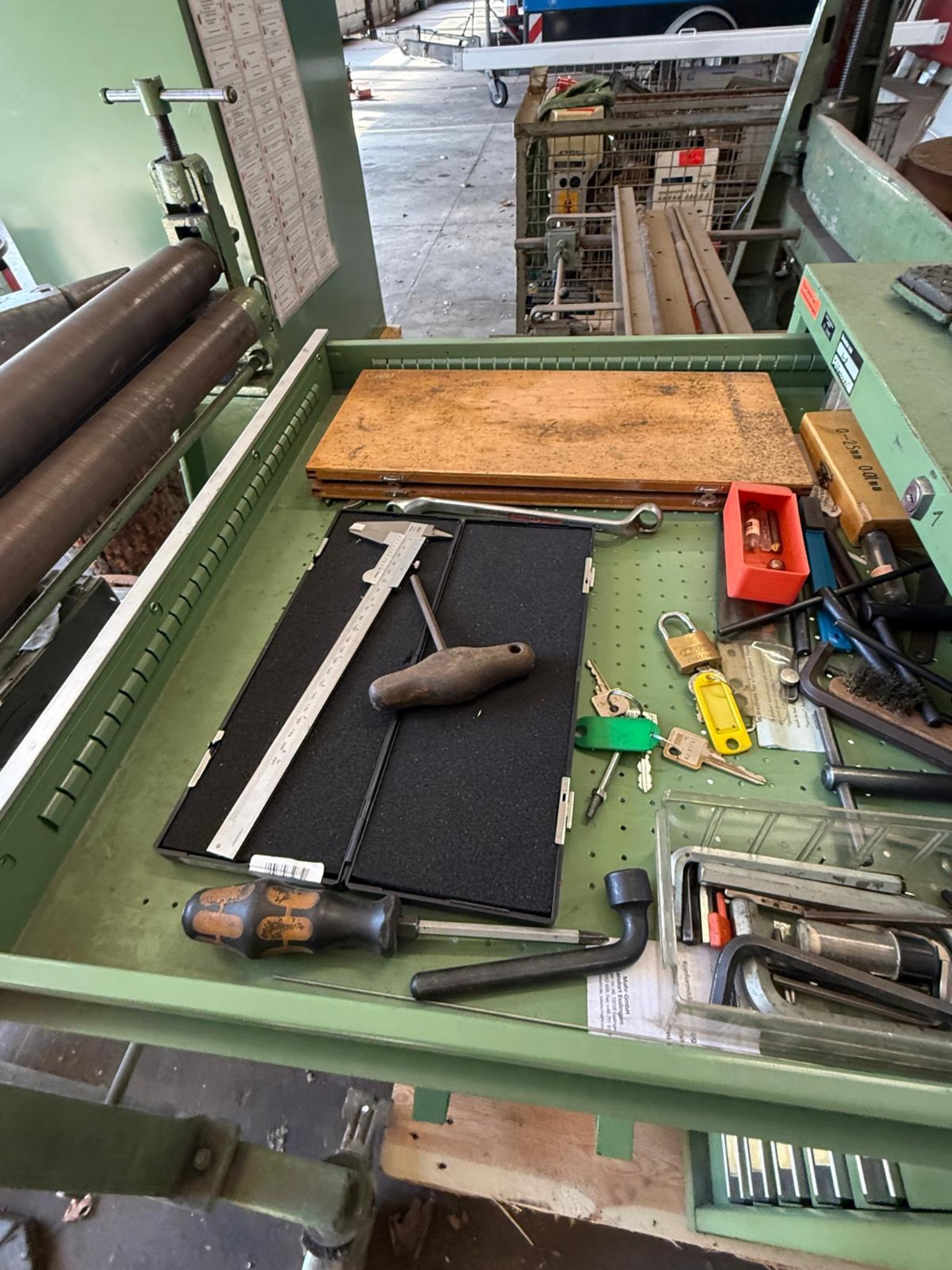 Measuring/testing technology and various workshop equipment-3